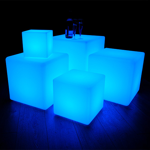 Beleuchteter LED Sitzwürfel | wetterfest & kabellos