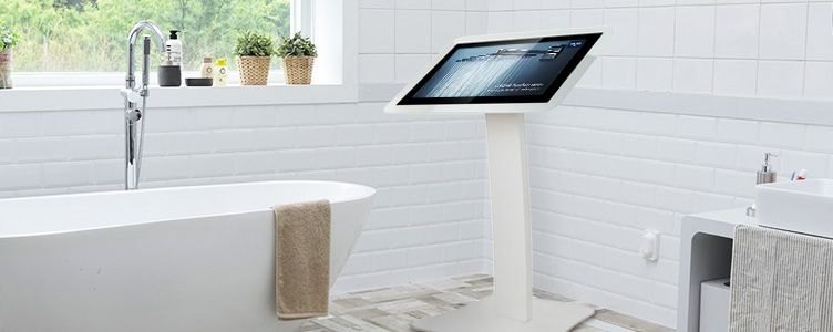 Digitale Info Stelen sind ideale Präsentationssysteme für Musterhäuser Digitaler Infoterminal in Bad Ausstellungen integrieren und optionale Gestaltungskonzepte aufzeigen